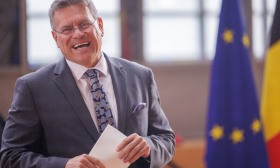 Bruxelas propõe retaliação de 72 mil ME a bens importados dos EUA