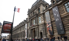 Joias de "valor inestimável" roubadas hoje do Louvre - ministro