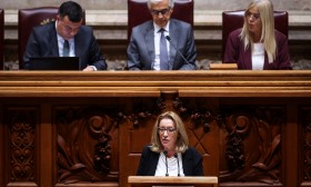 AR discute alterações à lei laboral com CGTP a manifestar-se e UGT nas galerias