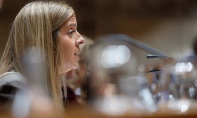 Valor do cheque-livro para jovens vai subir para 30 euros em 2026