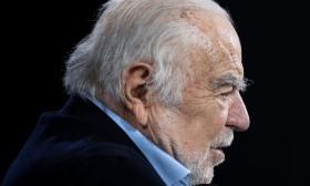 Novo livro de Manuel Alegre, vários inéditos e premiados marcam edições livreiras de fevereiro