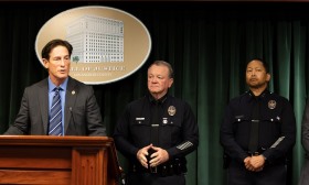 Filho de realizador Rob Reiner enfrenta acusação de homicídio dos pais