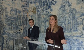 Cheque-livro deve avançar esta semana mas iniciativa do e-book tem de ser "estudada"