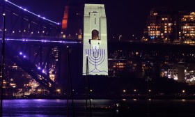 Festival na Austrália criticado após retirar convite a autora palestiniana