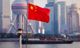 Exportações de automóveis da China dispararam em 2025 mas procura interna abrandou