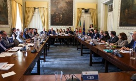 Parceiros sociais vão consultar órgãos sobre alterações à lei laboral -  ministra