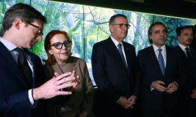 Ministra admite descida do preço dos combustíveis na próxima semana se Brent baixar