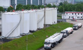 Bruxelas mapeia reservas de emergência de jet fuel mas afasta risco imediato de escassez