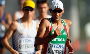 João Vieira marcha para recorde, Agate Sousa salta para final