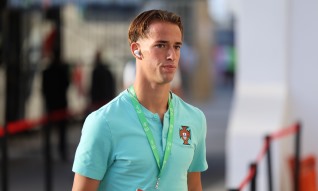 Médio Hugo Félix assina pelo Tondela até 2029
