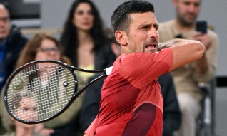 Djokovic elimina Carballes Baena e segue para terceira ronda