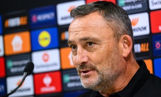 Treinador do Nice diz que a "motivação" será a "arma" para vencer o Benfica