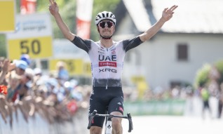 João Almeida vence quarta etapa da Volta à Suíça