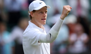 Sinner bate Ben Shelton e segue para as meias finais de Wimbledon