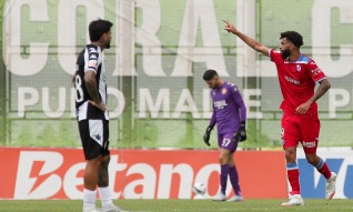 Gil Vicente vence na Madeira e arranca prova na frente