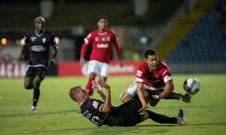 Santa Clara e Estrela da Amadora falham o primeiro triunfo