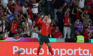 Ronaldo isola-se como melhor marcador de sempre na qualificação para campeonatos do Mundo