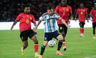 Argentina vence Angola na celebração dos 50 anos da independência do país africano