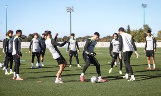 Sporting tenta garantir play-off na receção ao campeão PSG