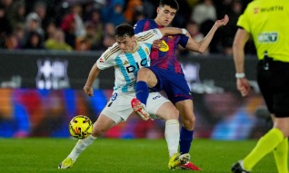 FC Barcelona vence Oviedo e reassume liderança na Liga espanhola de futebol