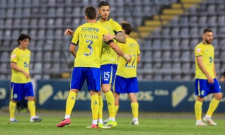 Arouca dá a volta ao resultado e vence na receção ao Estoril Praia