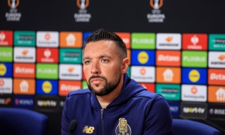 LE: Farioli recusa favoritismo frente ao Nottingham Forest, de Vítor Pereira