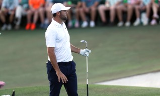 Golfista Scottie Scheffler entre os líderes do PGA Championship após primeira volta