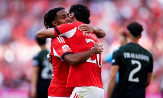 Benfica vence Moreirense e reforça segundo lugar provisório