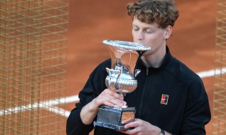 Sinner completa semana histórica no ténis com conquista do Masters 1.000 de Roma