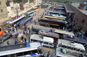 Transportes públicos gratuitos na capital do Paquistão
