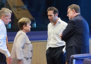 Eurogrupo decide novo presidente com três ministros candidatos