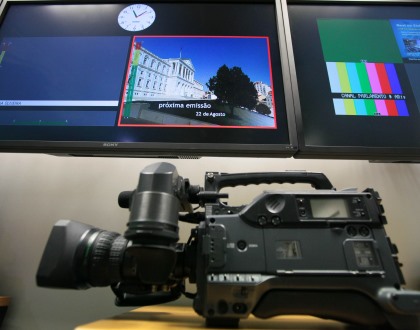 Nova proposta das televisões prevê três debates com todos e um frente-a-frente PS e AD para as Europeias