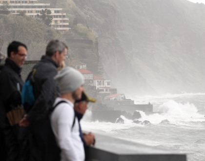 Capitania do Funchal prolonga aviso de agitação e vento forte até sábado