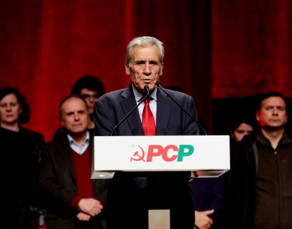 PCP/99 anos: Um “partido comunista digno desse nome” que “continua de pé” - Jerónimo