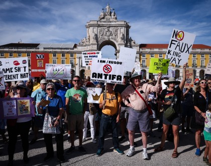Norte-americanos protestam em Lisboa contra políticas de Trump