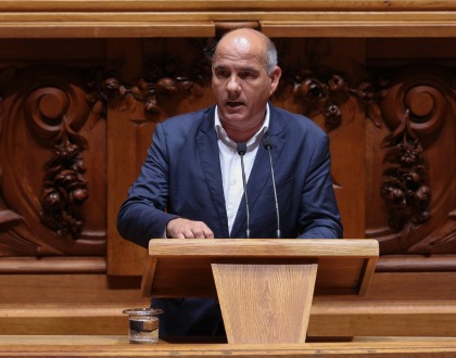 Secretário-geral do PCP diz que país “está a saque” por “quadrilha” de direita