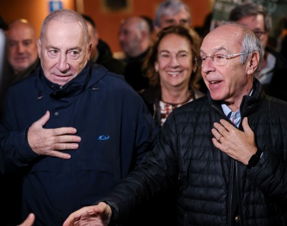 Menezes pede que quem não quer "regresso ao passado” concentre votos em Mendes