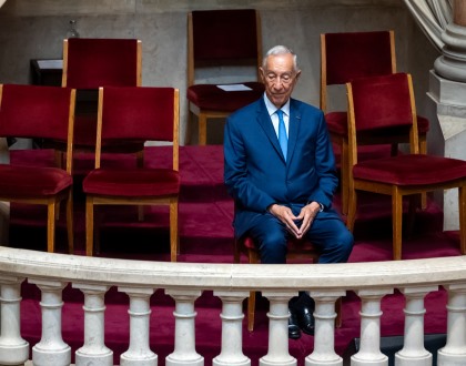 Constituição/50 anos: No regresso ao parlamento, Marcelo assistiu sozinho na tribuna à sessão solene