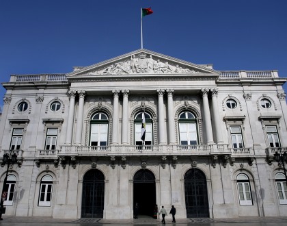 Câmara de Lisboa aprova reforço de 128 ME para habitação e equipamentos