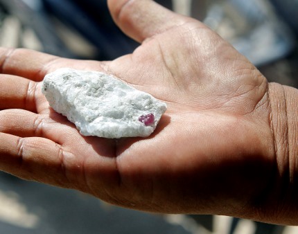 Produção moçambicana de rubis dispara para mais de cinco milhões de quilates em 2025