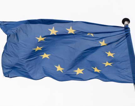 Diplomacia da UE reúne-se hoje receosa de quebra no apoio à Ucrânia