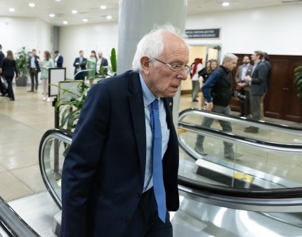Bernie Sanders recandida-se ao Senado aos 82 anos