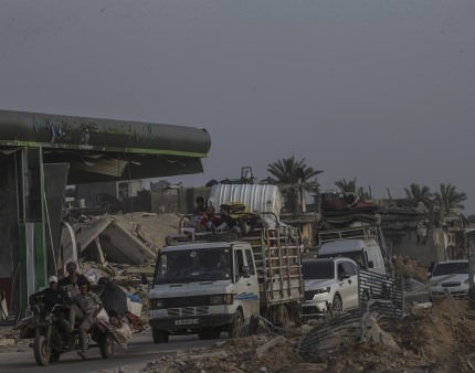 Cerca de 450 mil pessoas fogem de Rafah enquanto Israel avança a oeste da cidade