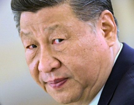 Presidente angolano convida Xi Jinping para os 50 anos da independência