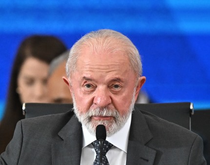 Lula da Silva acredita que se for candidato derrotará a direita nas presidenciais de 2026