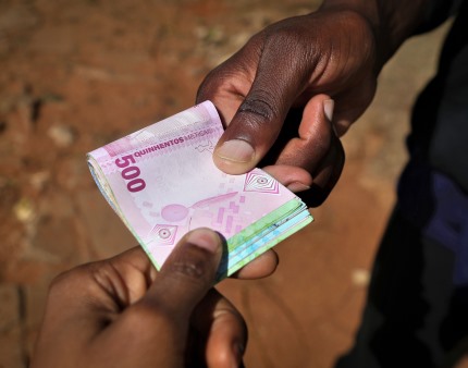 Défice orçamental moçambicano caiu para metade no terceiro trimestre