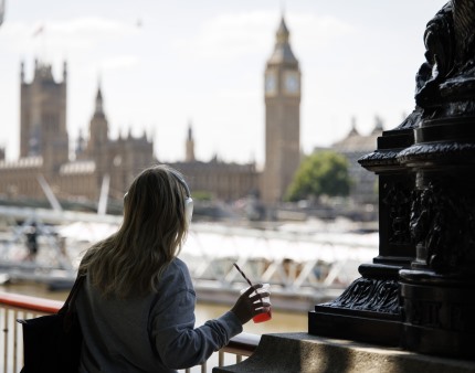 Cinco regiões de Inglaterra em alerta devido ao calor esperado no fim de semana