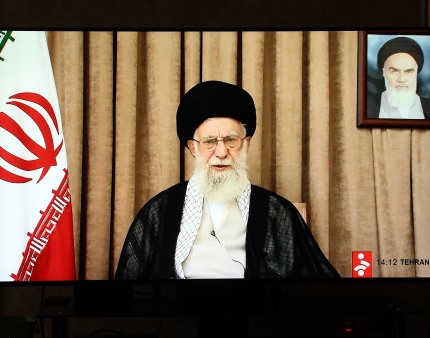 Khamenei reclama vitória e saúda "bofetada na cara" dos EUA