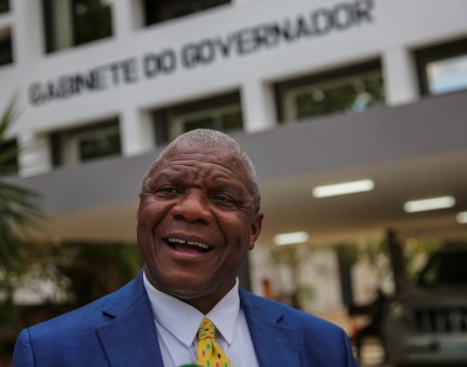 Governador de Cabo Delgado pede aos jovens atenção a propostas duvidosas