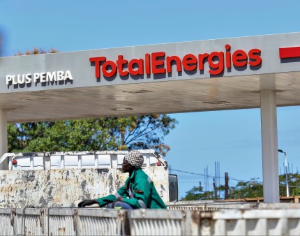 Governo moçambicano pede uso de transportes públicos e teletrabalho para racionalizar combustíveis